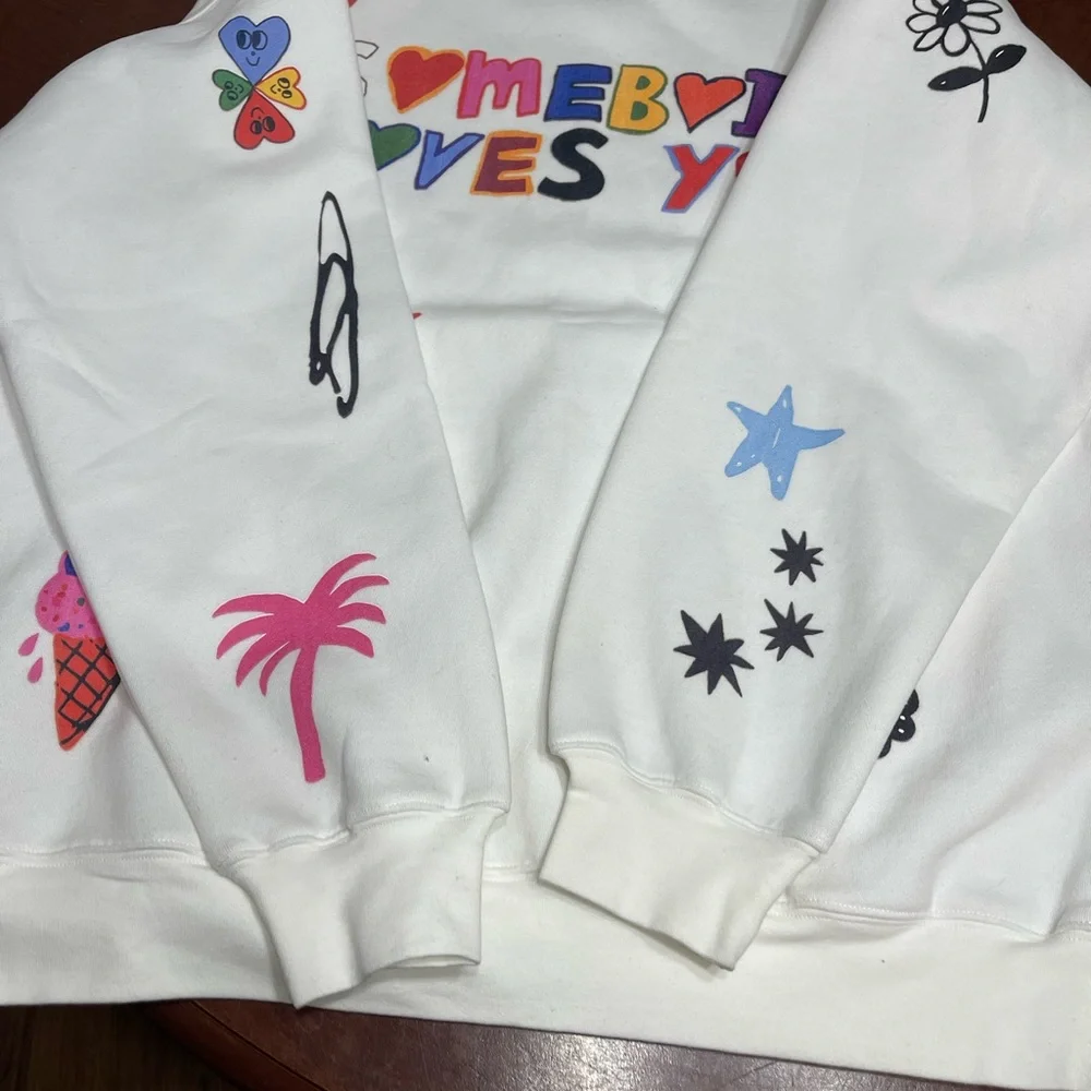 The Mayfair Group Sweatshirt Crewneck Somebody Loves You - Picture 10 of 13
